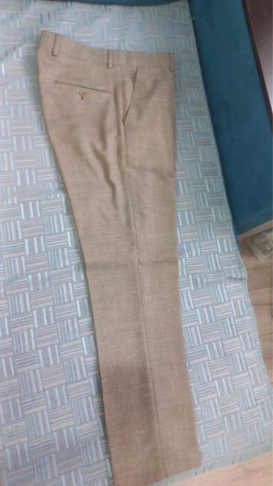 Продам костюм тройка