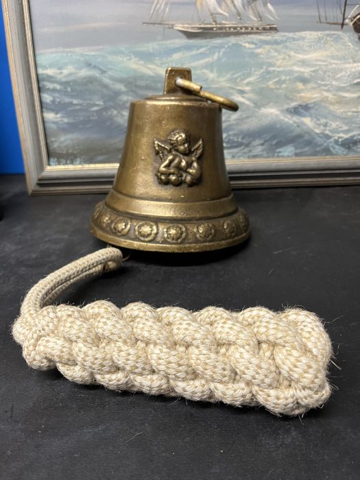 Старинна,бронзова,църковна камбана