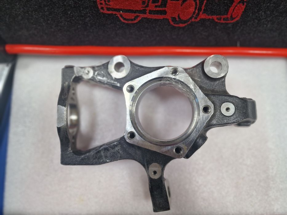 Кулак поворота левый сторона на Газель Next