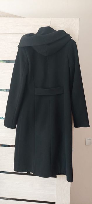 Продам пальто черного цвета