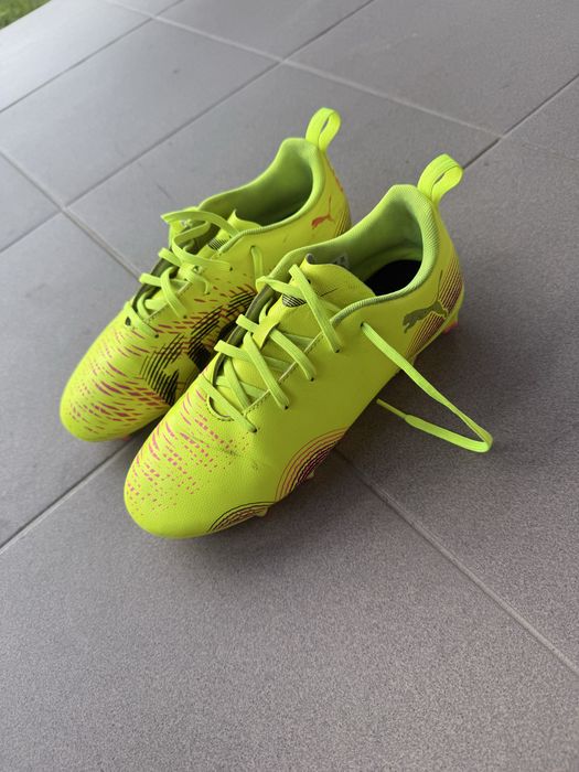 Ghete de fotbal Puma marimea 37
