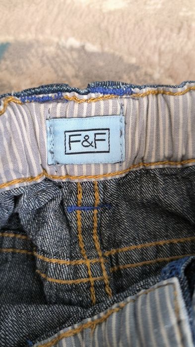 Продам детские джинсы 4-6 лет