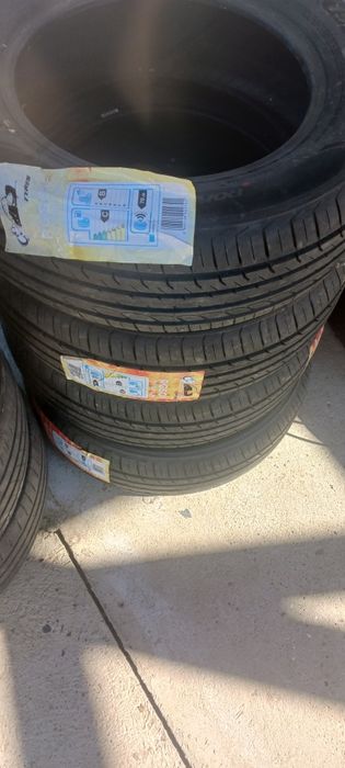 Vand anvelope vară 195 65 15