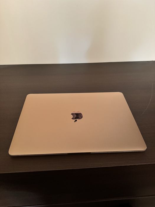 MacBook Air M1 2020 — 8/256 ГБ