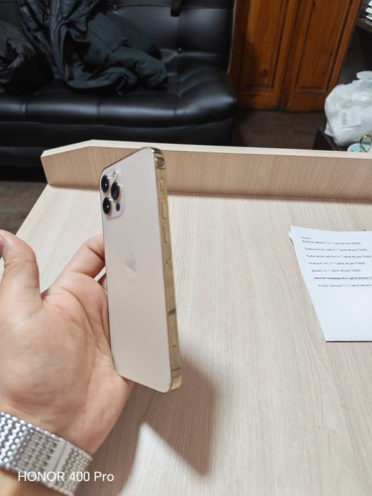 Продам айфон 12 про