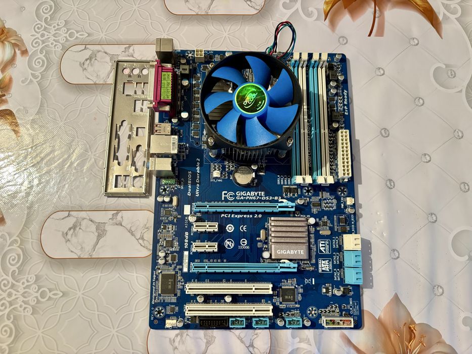Продам комплект P67 i5 DDR3