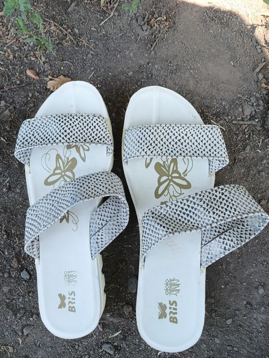 Продам босоножки 38 размер