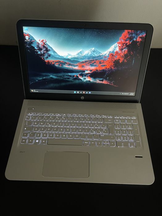 Vând Laptop HP Envy i7-6500