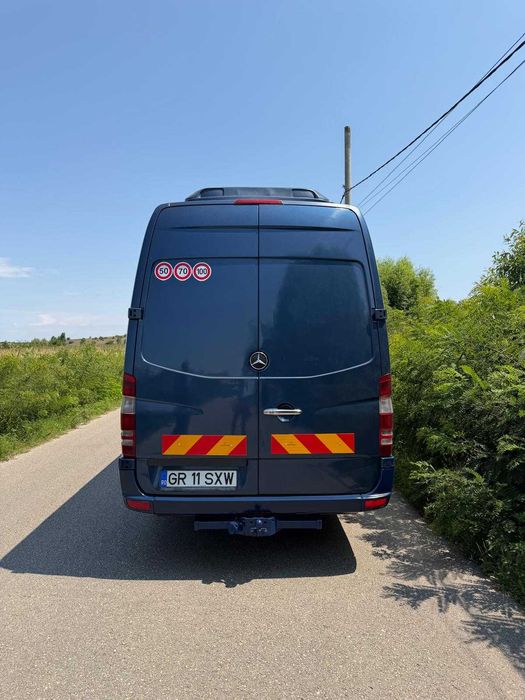 Microbuz Mercedes Sprinter