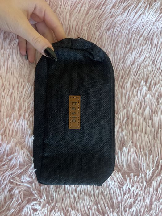 Чисто нов несесер.