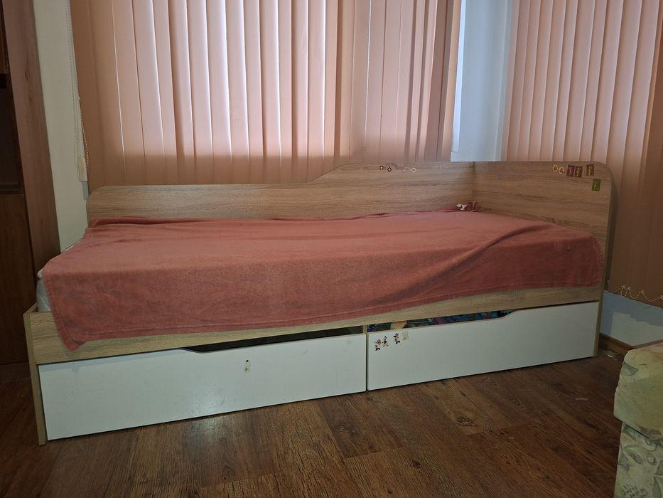 Единично     легло