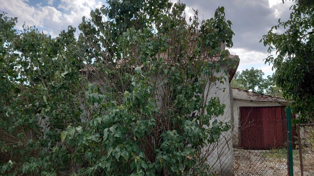 Двуетажна къща в село Сламино