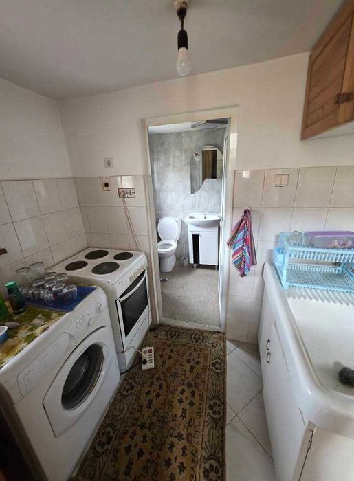 Продавам двуетажна къща