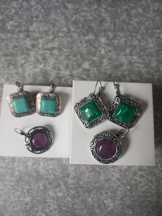 Продаются серьги. Новые. Вставка бирюза, малахит,сплав аметиста.За все