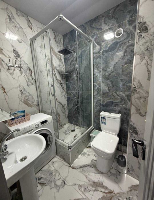 Шерикликка 1/2 киз. 2 хонали уй хамза метрони тепасида