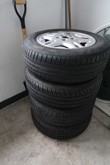 Jante cu cauciucuri de vara si piulite