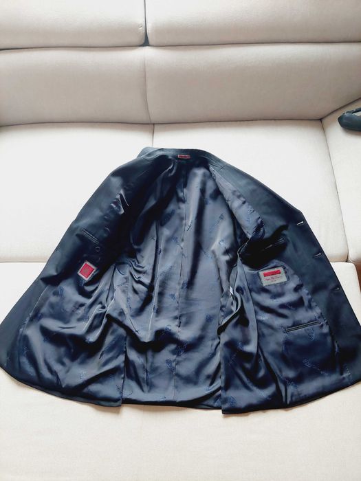 Стилен мъжки костюм