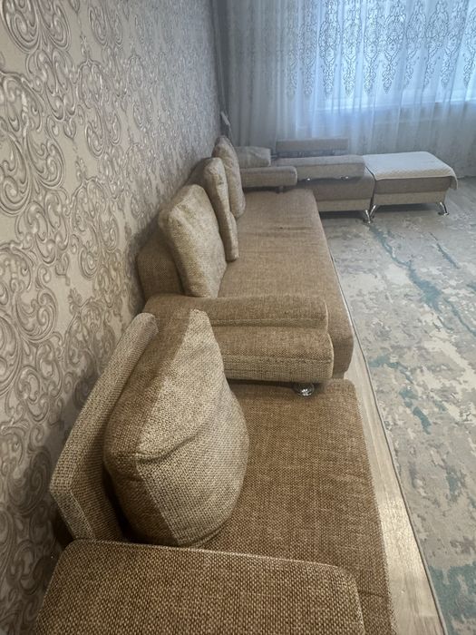 Продается диван с двумя креслами