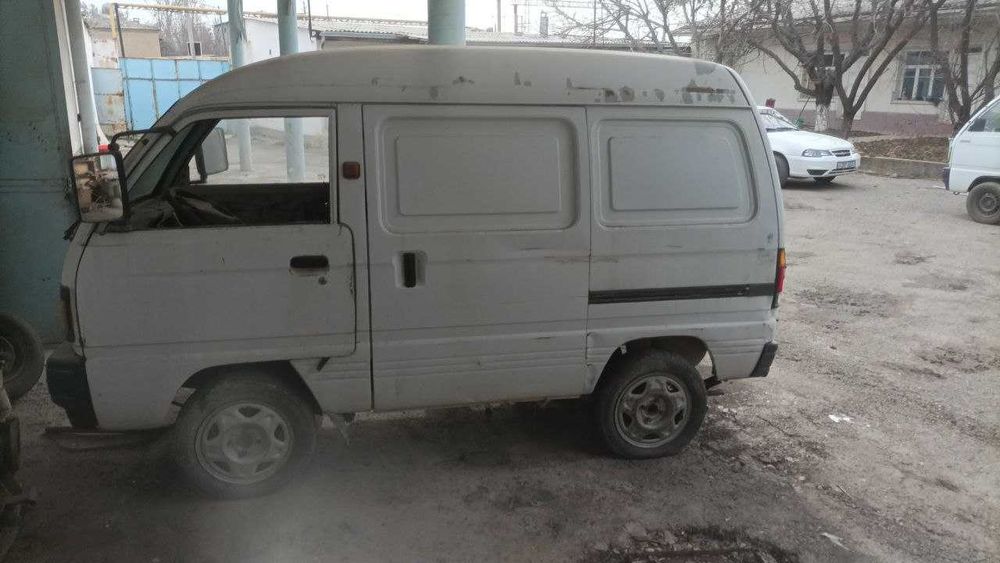 Damas van sotila yuradgan xolatda gazi bor