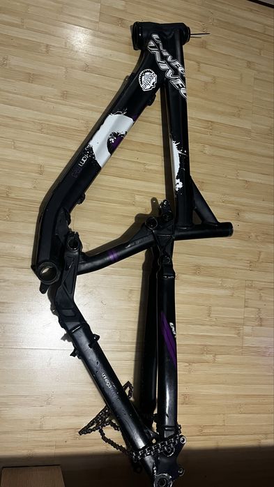 Продавам рамка и вилка,части за колело MTB.