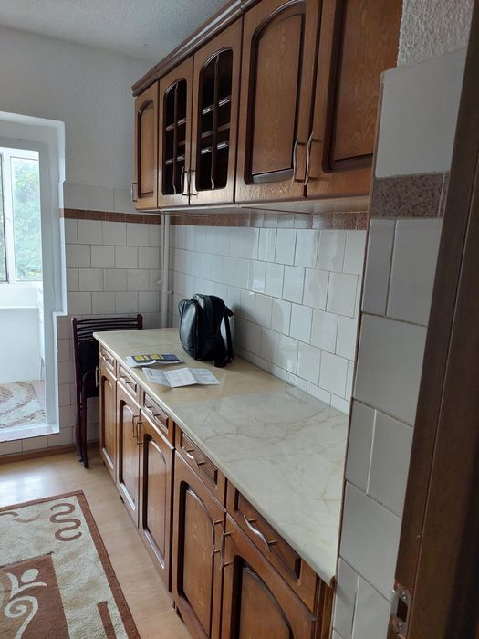 Inchiriez apartament 3 camere