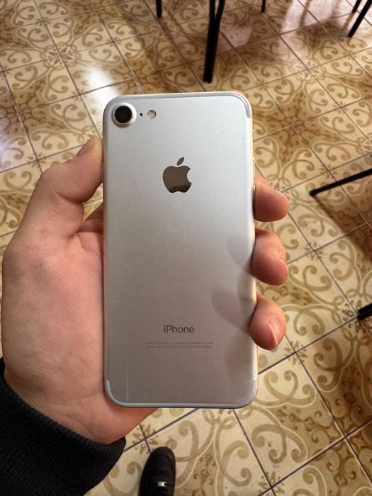 айфон 7  128 гб.