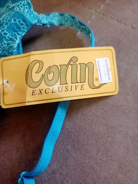 Бюстгалтер с вышивкой