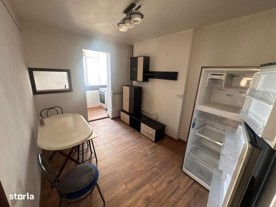 Apartament 2 camere semidecomandat, Et. 3/10 – Craiovița