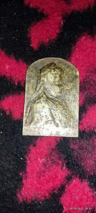 Placheta comemorare regina Elisabeta