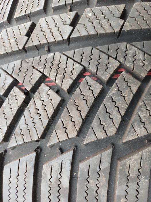 Гуми 255/45/20 Континентал