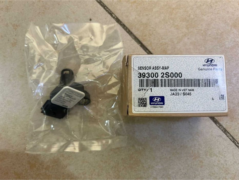 Датчик расхода воздуха  Hyundai 393002S000 датчик абсолютного давления