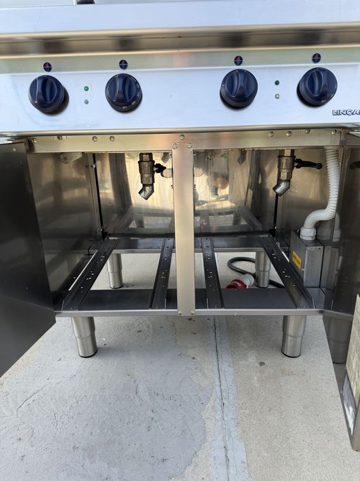 Friteuza dubla PRO electrica Lincar Italia - 2 x 13l - 24 KW - 380V - cosuri noi - suport
