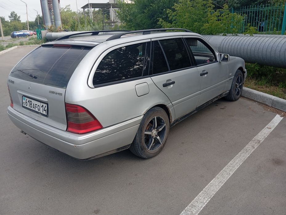 Продам Мерседес W202 C220
