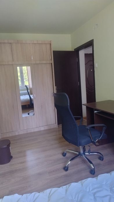 De închiriat apartament 3 camere UMFST Cornișa