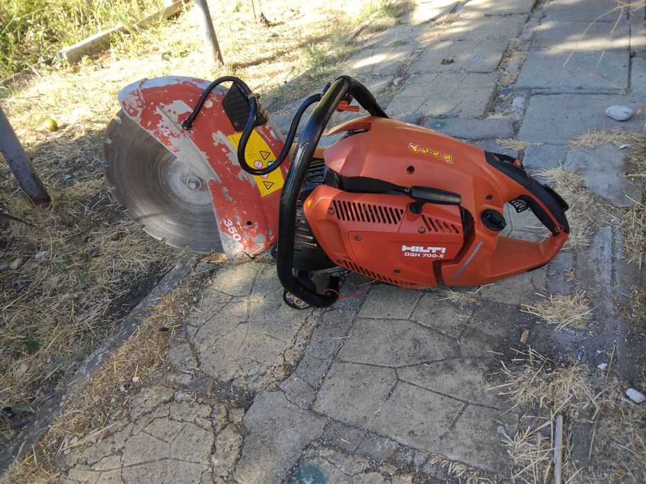 Продавам бензорез Hilti DSH 700-X