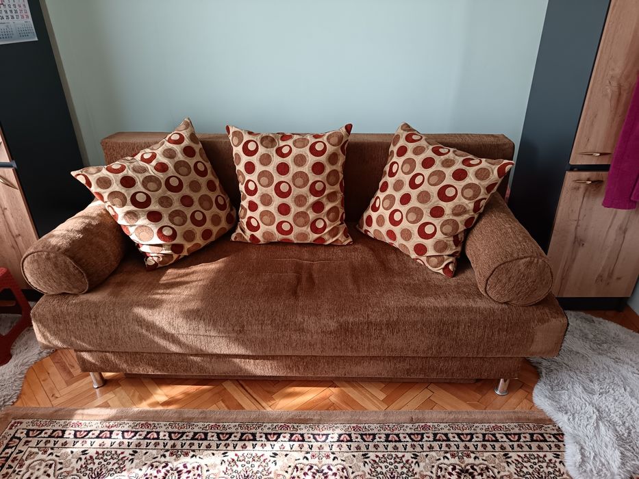 Диван. Добре запзен