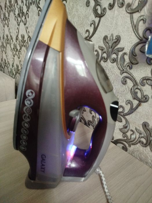 Рабочий утюг Galaxy