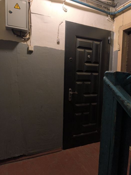 2 х комнатную квартиру Спутник 1.С ремонтом . В деревянном доме. Огоро