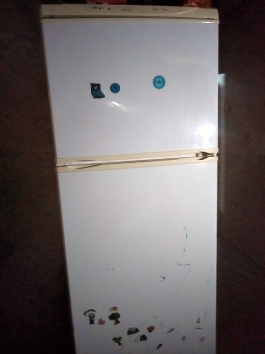 2 Холодильники, титан аристон