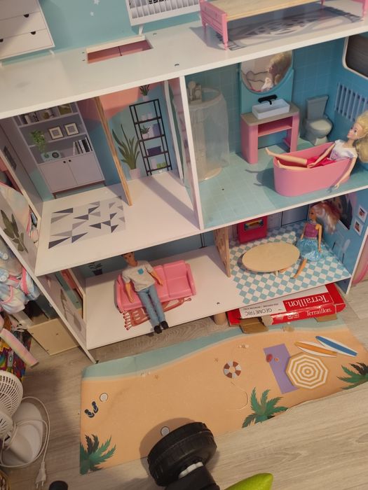 Căsuța de păpuși