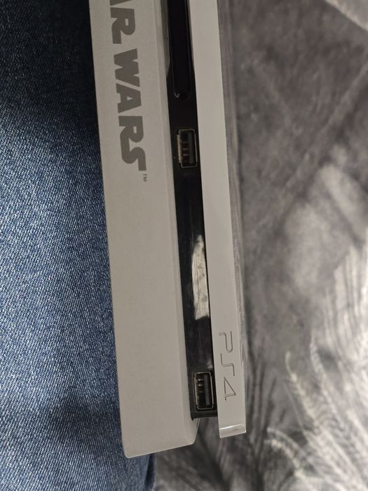 PlayStation 4 StarWars Battlefront 2 edition