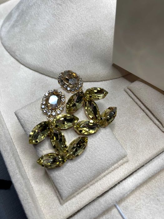 шанел обеци висящи с камъни жълти златни с чантичка златисти топ