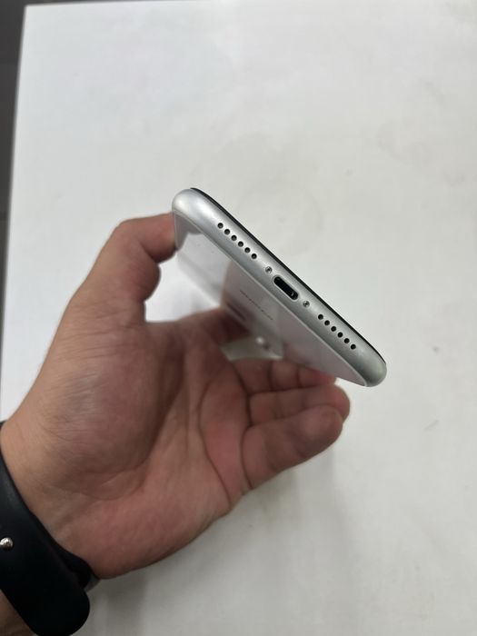 Iphone XR (128GB) в идеальном состояний