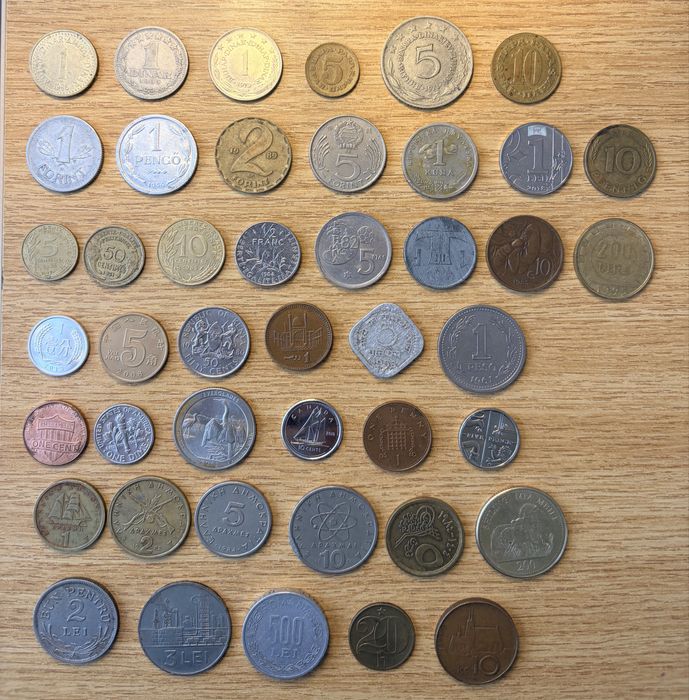 Lot de 44 de monede din 21 de tari diferite.