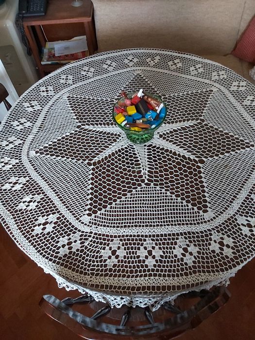 Ръчно изплетени покривки за кръгла маса  , ръчно изработени