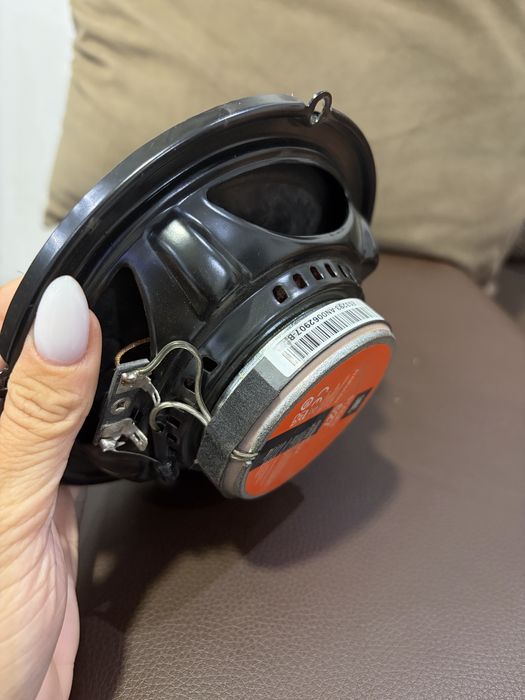 Тонколона за кола JBL