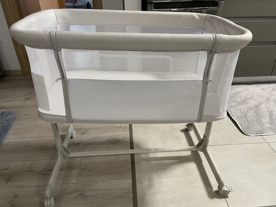 Vând co-sleeper pentru bebeluși – stare impecabilă!