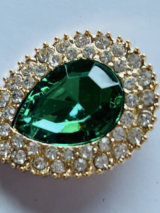 Много красиви модерни обеци зелен камък Германия