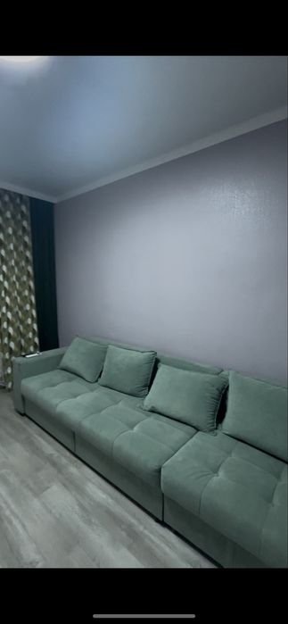 Диван 3 метра с 4 подушками