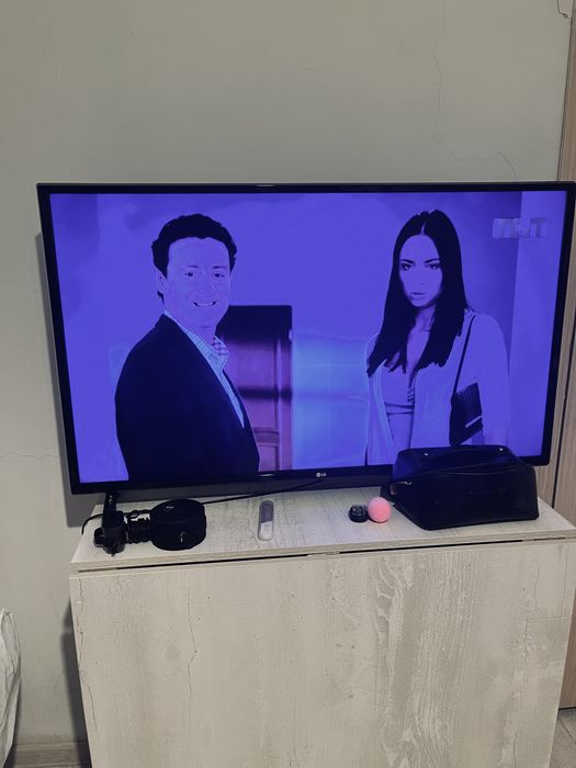 Продаю телевизор lg